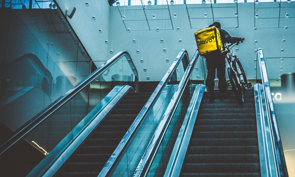 riders, bike, cyclist, distribution, mechanical stair, top, glovo, transport, yellow, blue, business, job, home delivery, glovo, glovo, glovo, glovo, glovo, home delivery